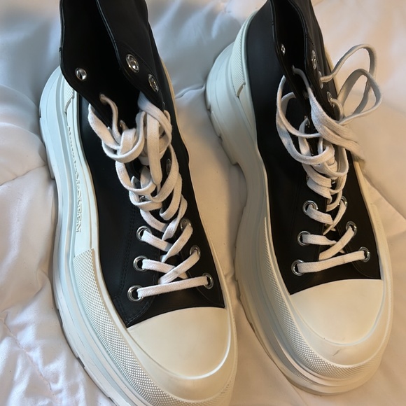 Disney Christmas 2025 Lil Rin Rin Plush Badge Red New